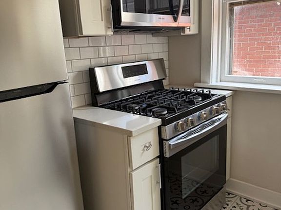 4th image of 2151 Maury Ave