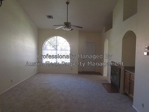 3rd image of 971 E Park Ave
