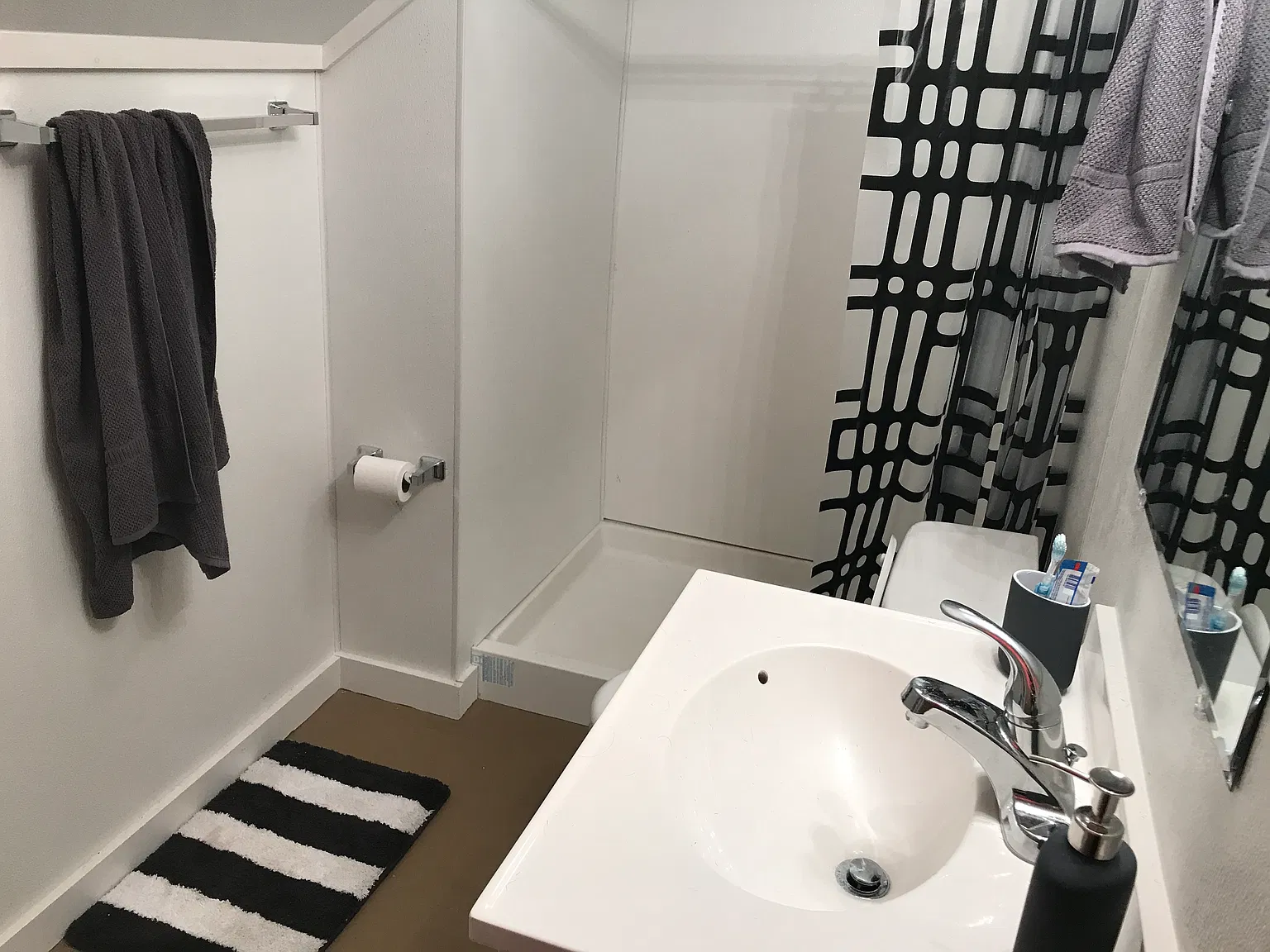 4 bed, 1600 sqft, $3,200 — Photo 4