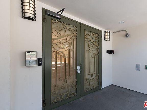 2nd image of 1353 N Fuller Ave #Penthouse 7