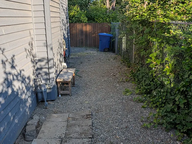 2025 SE 8th Dr — Photo 47