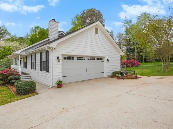 45 Parkman Trl, Covington, GA 30016