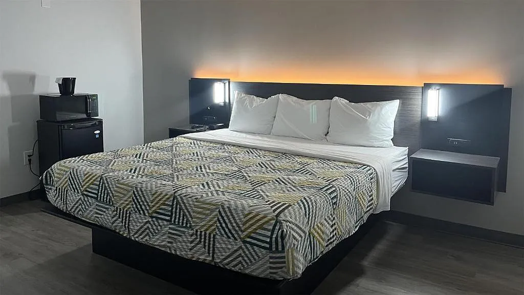 1 bed, $950 — Photo 3