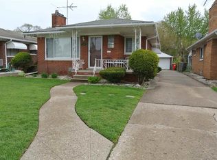 17334 Collinson Ave, Eastpointe, MI 48021