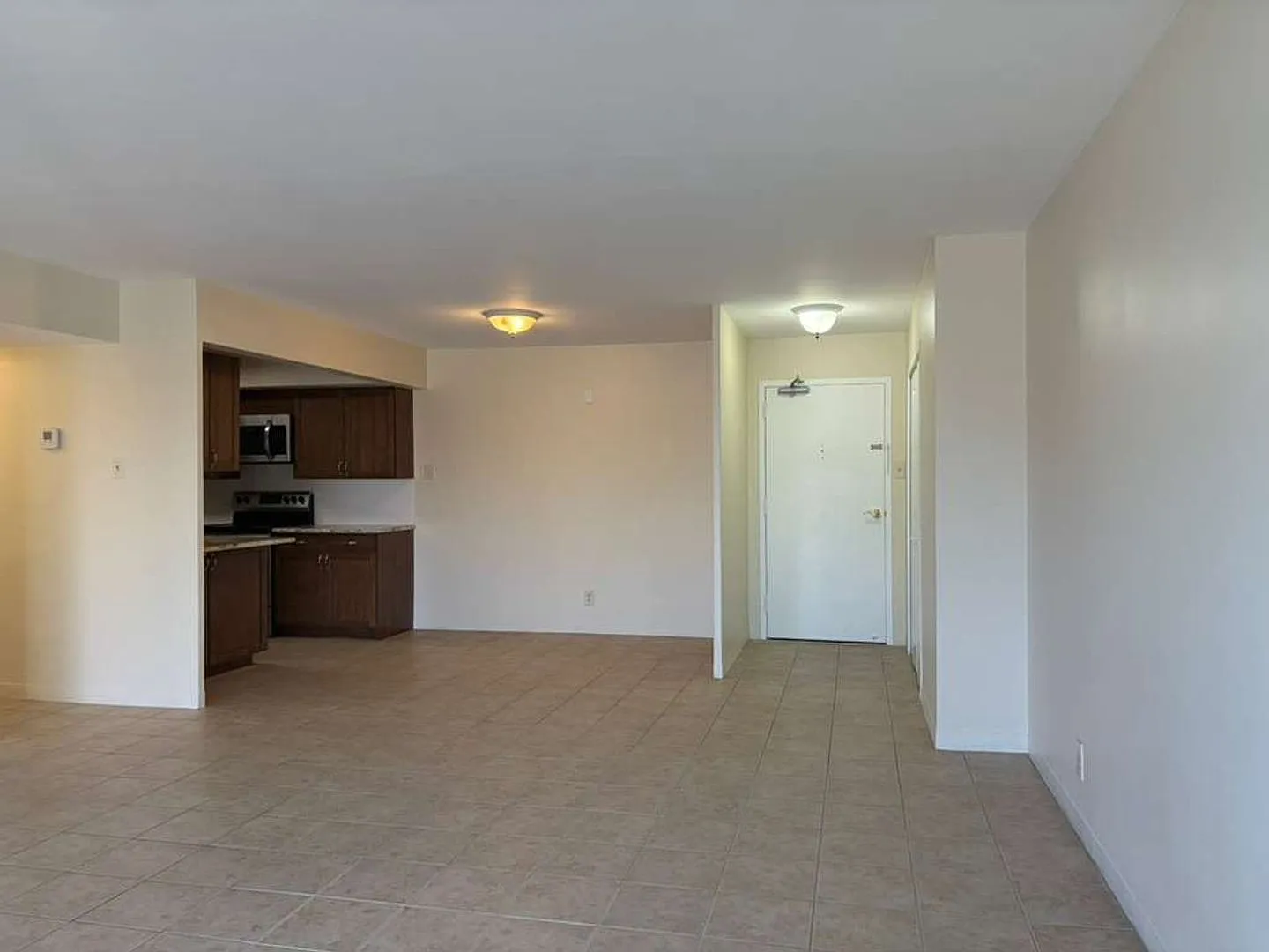 P649 - 10355 Paradise Blvd #109 — Photo 4