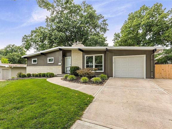 2nd image of 8404 Shawnee Ln