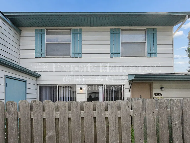 2523 Burgandy Ln — Photo 23