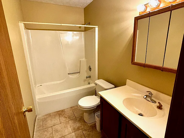 1552 Brook Park Dr — Photo 6