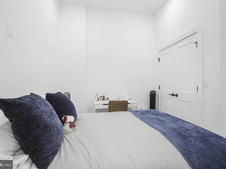 1415 Locust St #504 — Photo 7