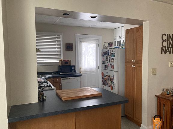 5th image of 3715 Drakewood Dr Floor 1