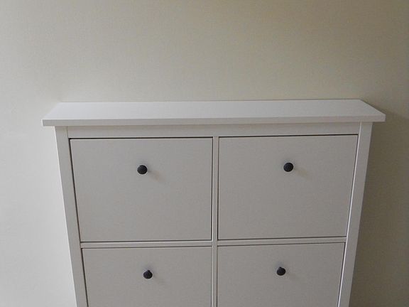 Foyer shoe rack