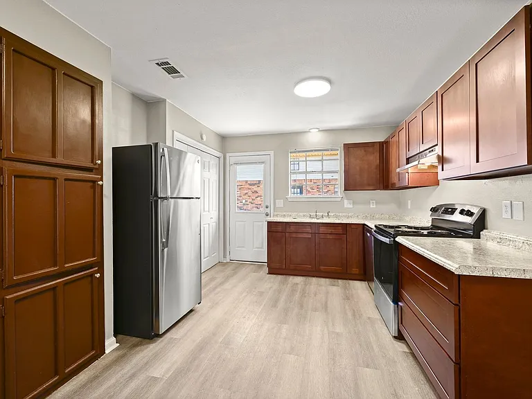 12027 Roddy Rd — Photo 1