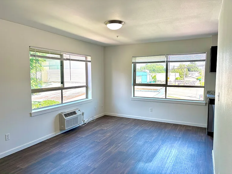 Roseland Apartments — Photo 4