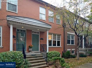 220 W Scott St APT B, Chicago, IL