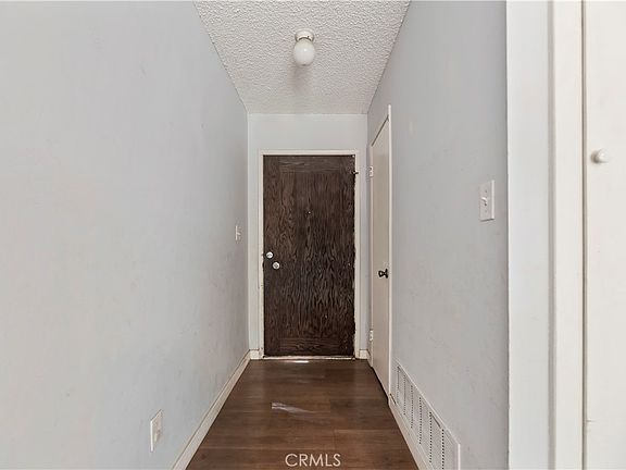 4th image of 2871 E Tyler St