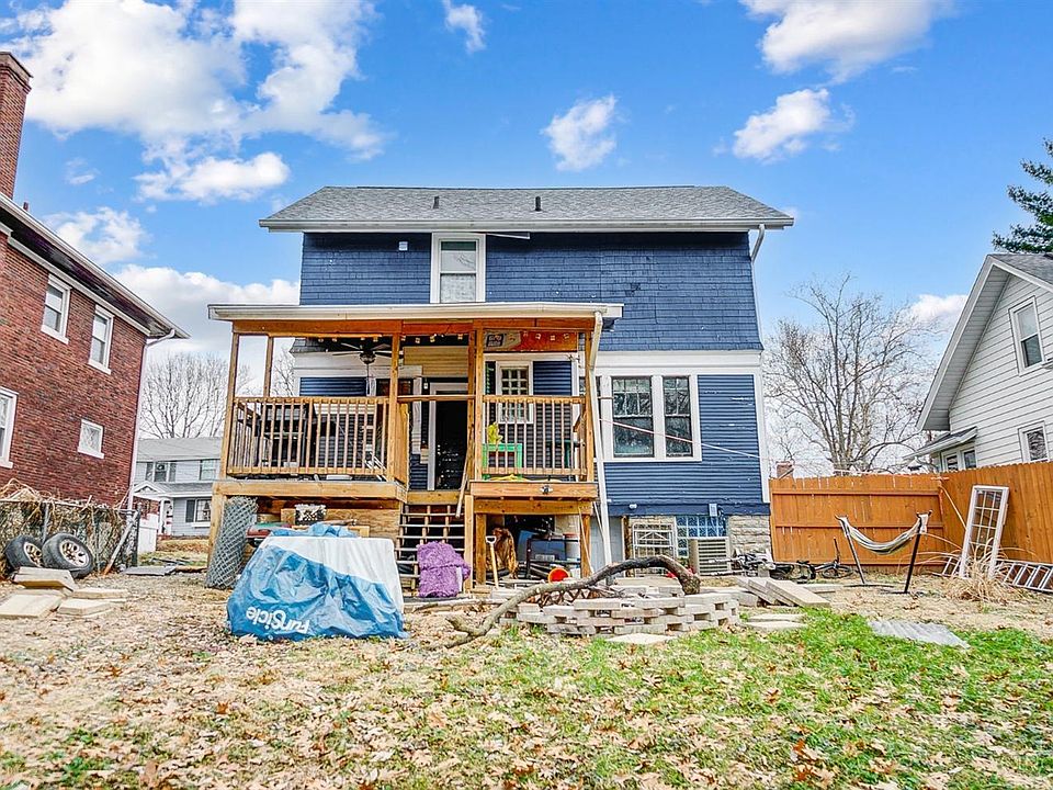 2nd image of 2945 Mignon Ave