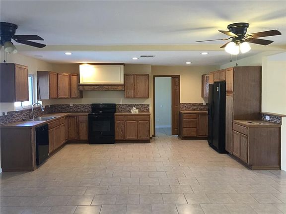 2nd image of 4507 Capricorn Dr