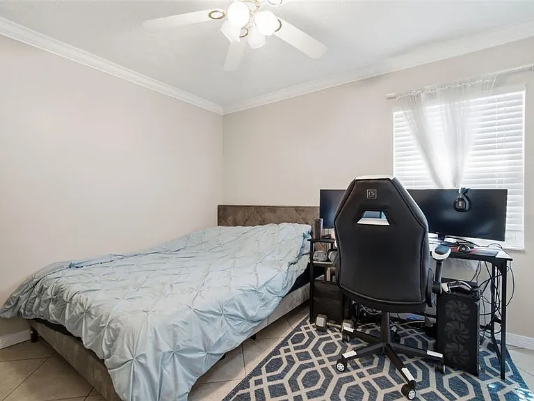 7403 Providence Rd — Photo 32