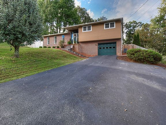 5th image of 152 Joy Dr