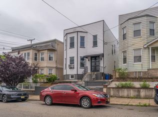 52 E 48th St FLOOR 1, Bayonne, NJ 07002