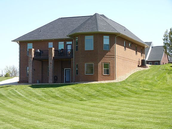 3rd image of 108 Jerrimac Ln