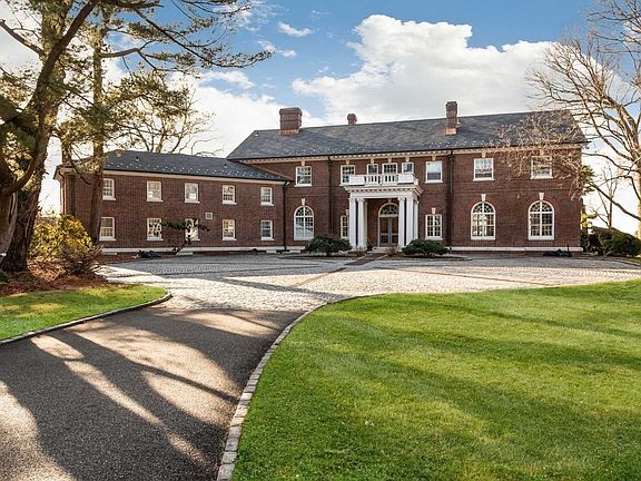 3rd image of 11 Mansion Hill Dr