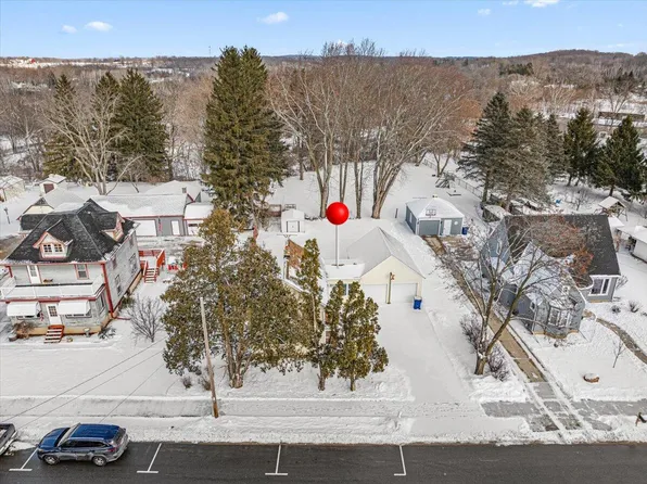 300 West Main STREET, Newburg, WI 53090