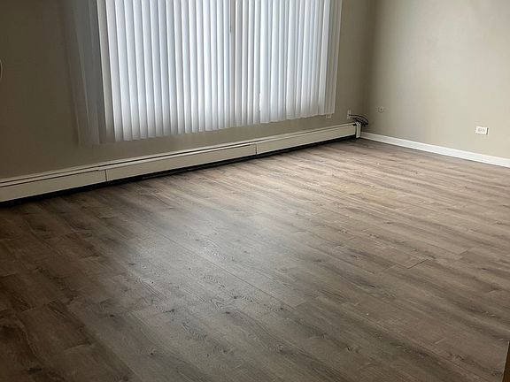 4th image of 5740 W 108th St #1C