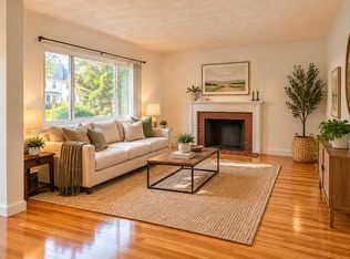 108 Manet Rd #1, Chestnut Hill, MA 02467