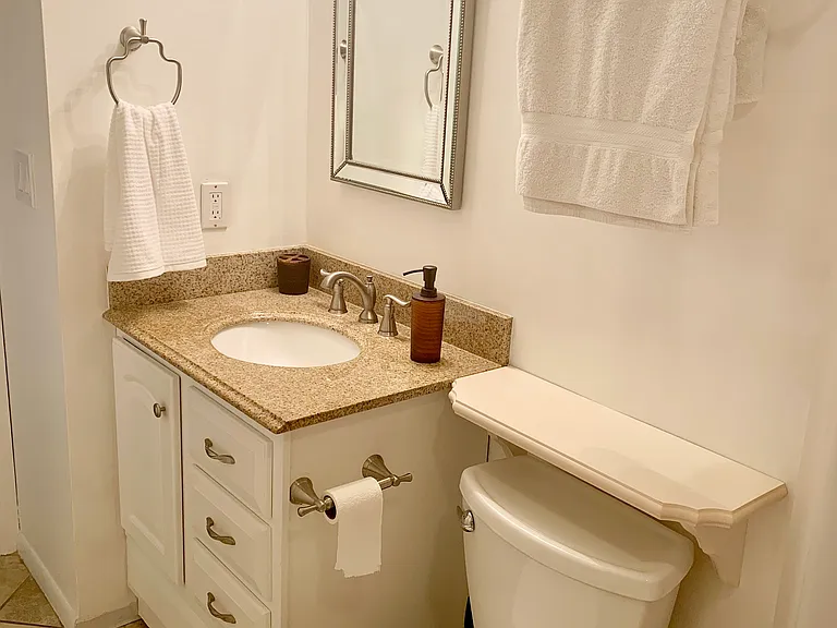 260 Southbay Dr #211 — Photo 20