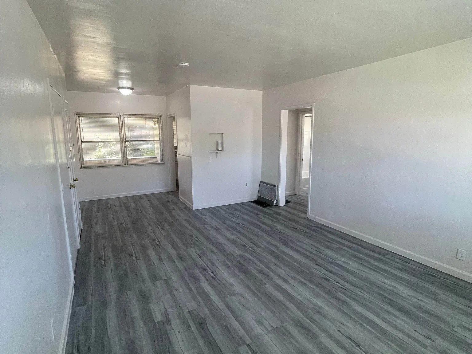 Riverside Townhouse Apartments — Photo 3