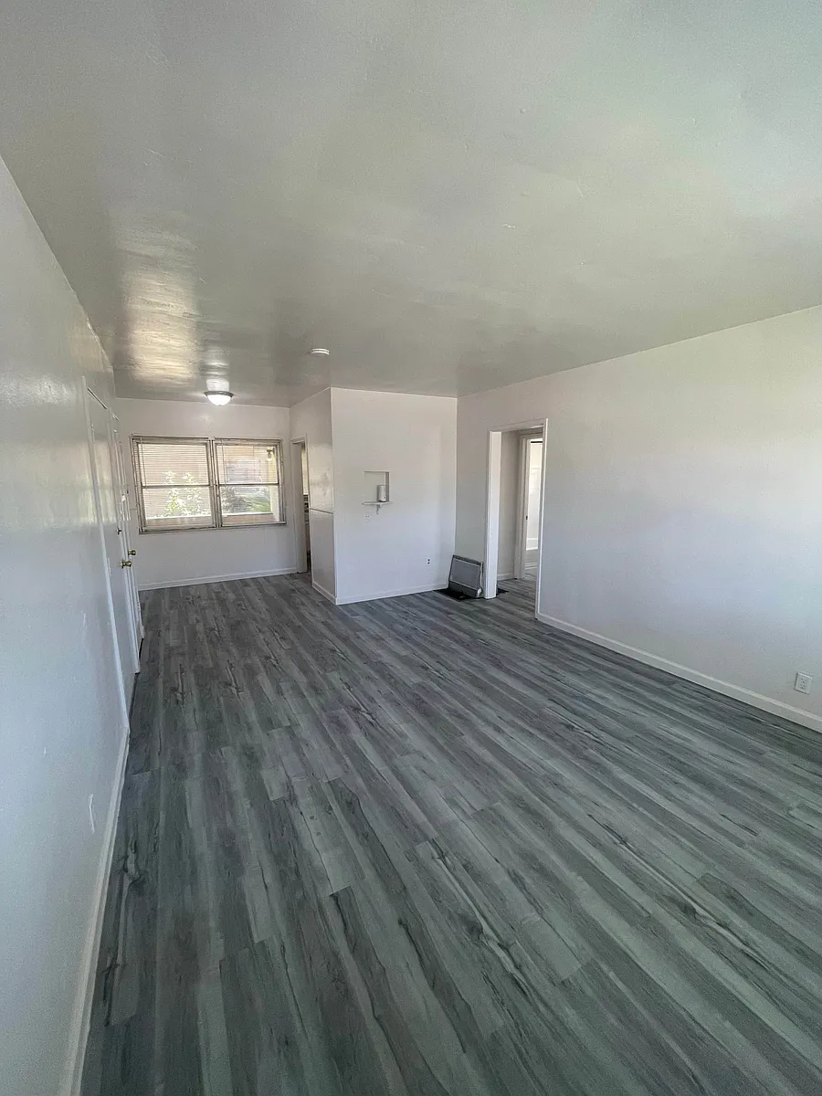 Building Photo - Riverside Townhouse Apartments