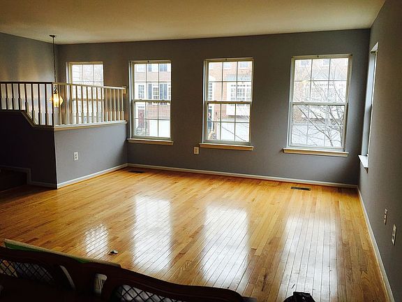 4th image of 8846 Royal Doulton Ln