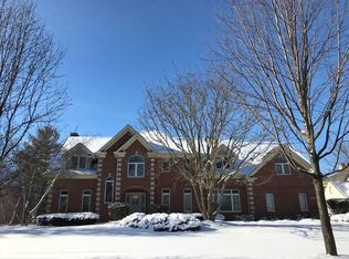 4004 Royal Fox Dr, St Charles, IL