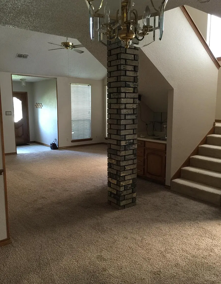 3 bed, 2.5 bath, 1811 sqft, $2,200 — Photo 3