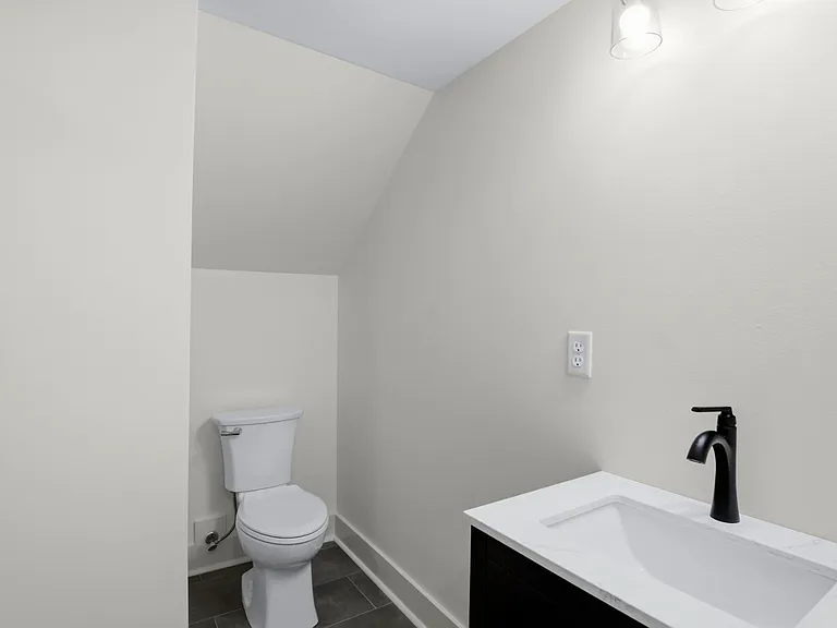 3908 Plymouth Rd — Photo 27