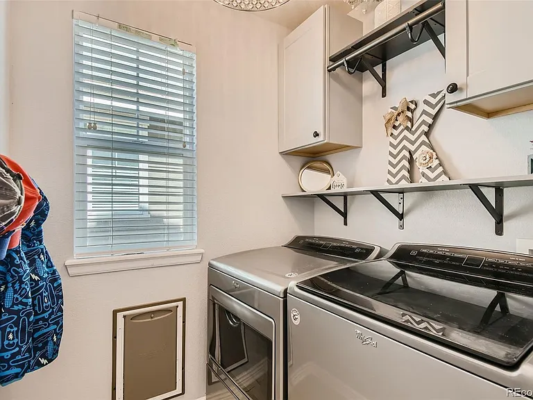 10122 Richfield Way — Photo 20