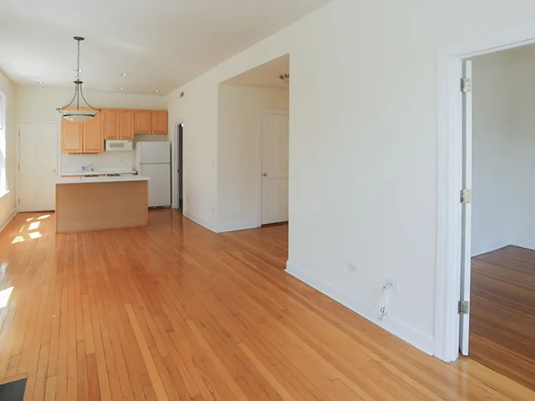3846 N Southport Ave — Photo 17