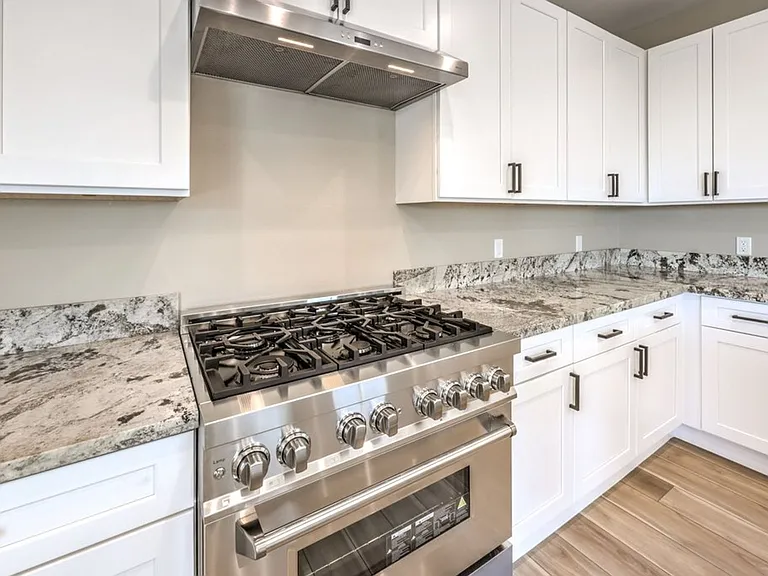 724 Naples Ave — Photo 12