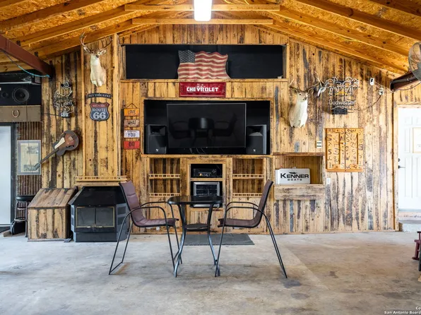 8420 FM-2790 W, Somerset, TX 78069
