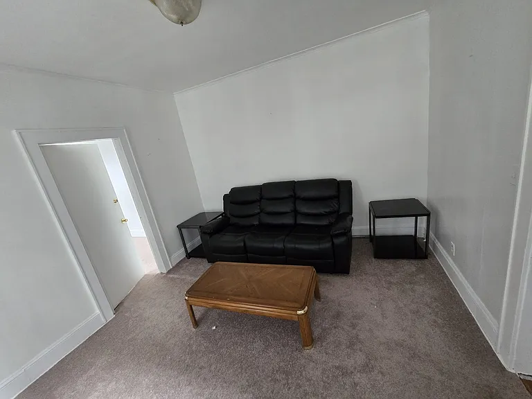 633 Maple Ave #1 — Photo 3