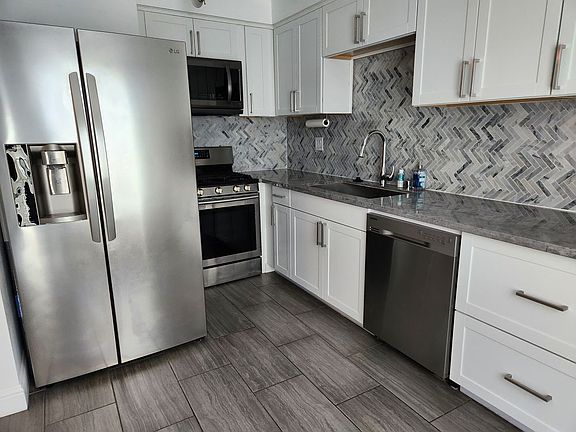 5th image of 117 Touchstone Pl