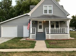 370 E 6th Ave, Clifton, IL 60927