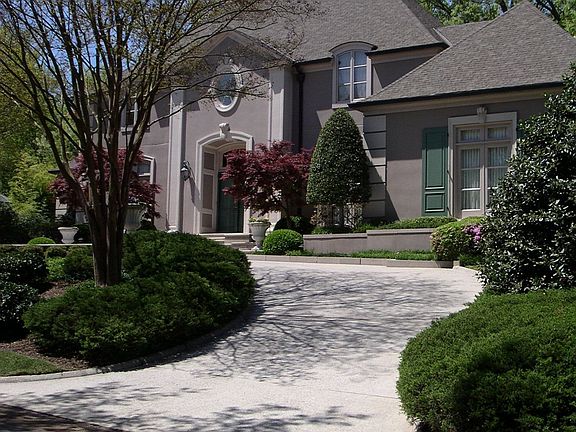 Front curved drive, right