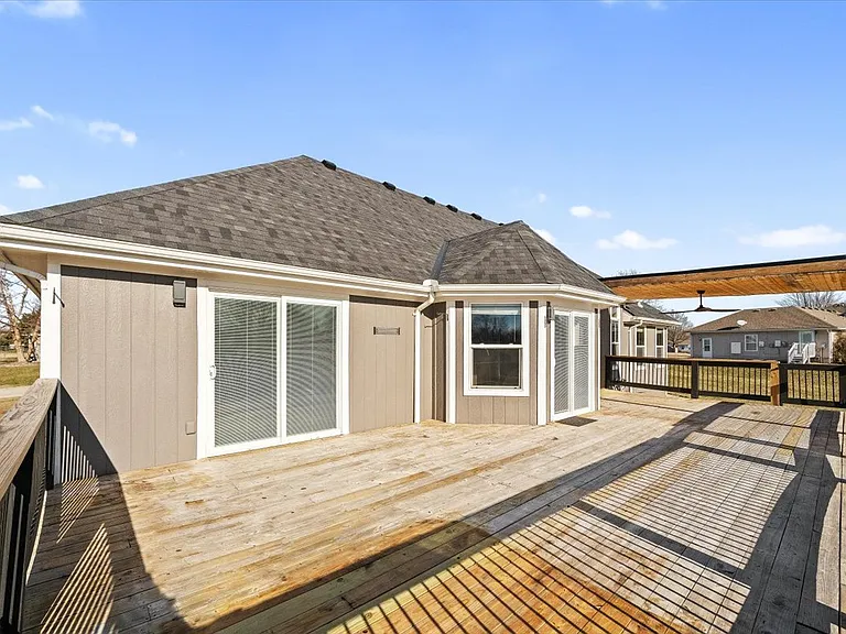 604 Canyon Dr — Photo 35