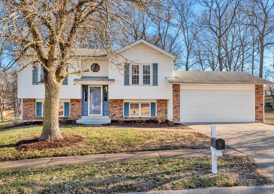 1st image of 1012 Riverwood Place Dr