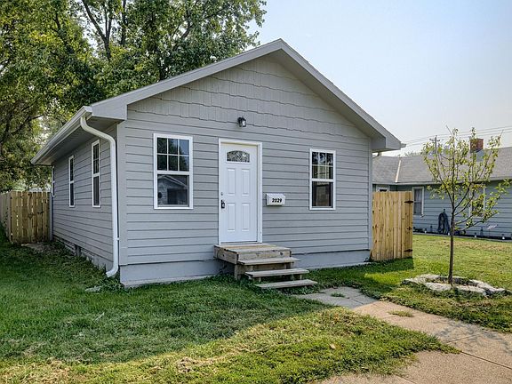 3rd image of 2029 Avenue E