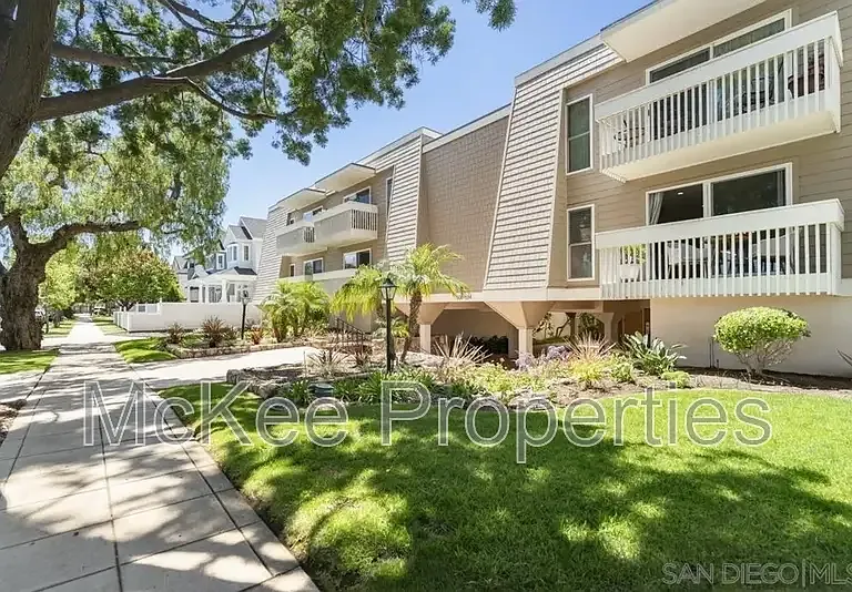 516 E Ave — Photo 22