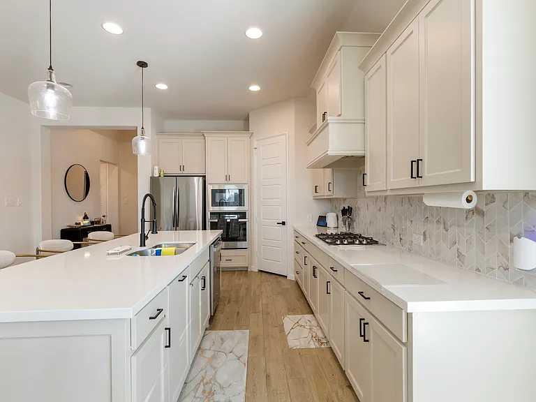 1448 Kingswell Ln — Photo 2