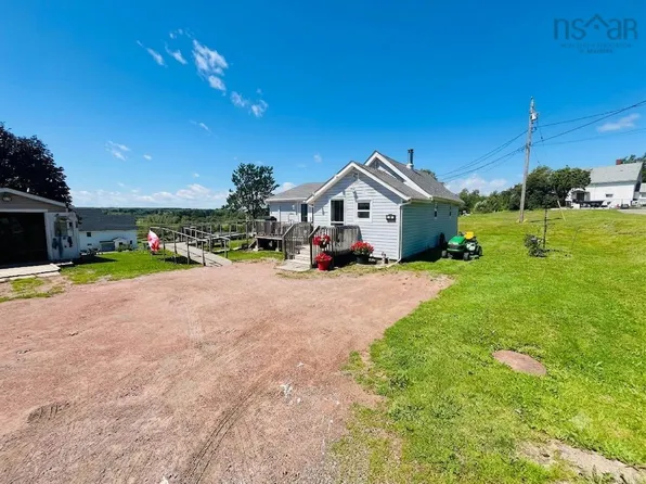 75 Hillside Dr, Maccan, NS B0L 1B0